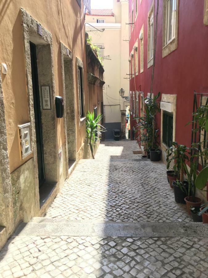 Casa Da Saudade, A Cozy Apartment In Alfama Lisbon Exterior photo